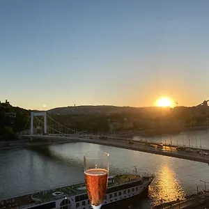 Riverside Flat With King Castle View , Budapest Hongrie